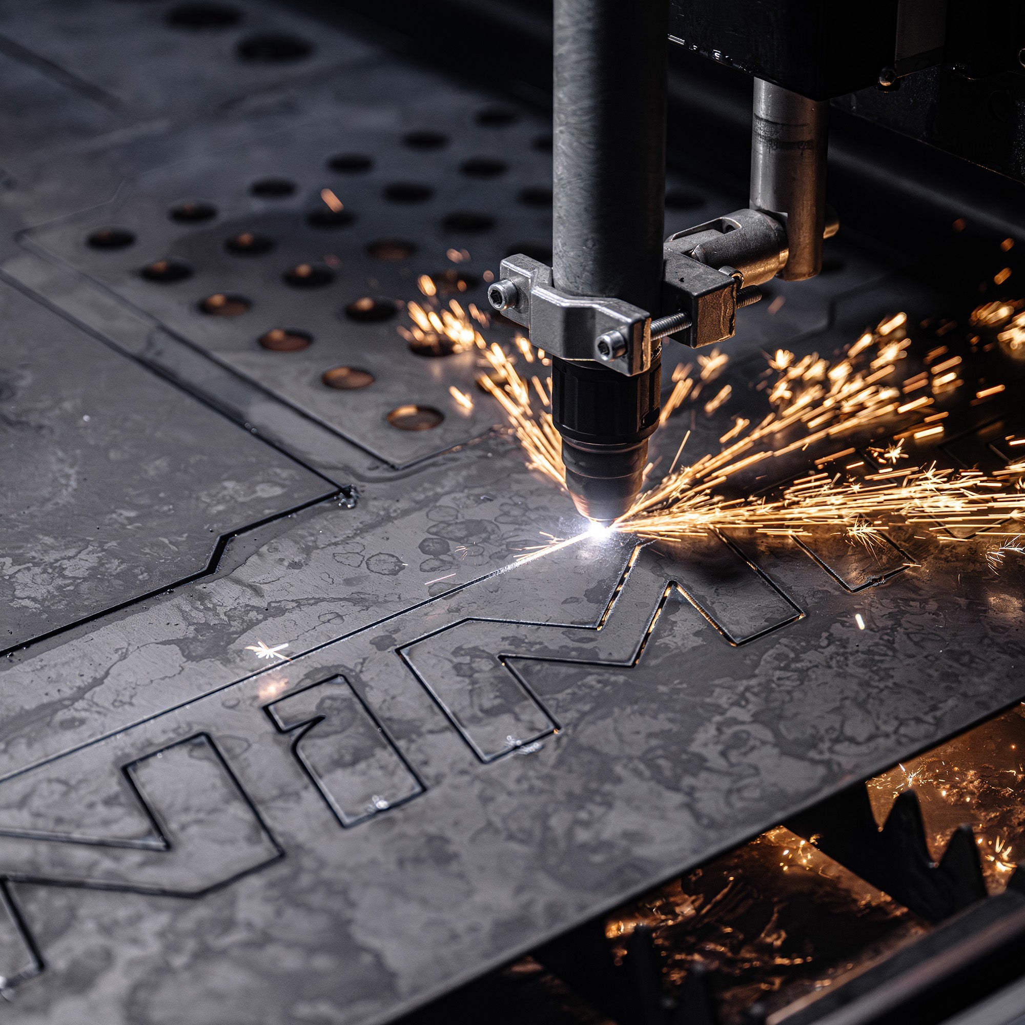 STEALTH 2400 CNC PLASMA TABLE