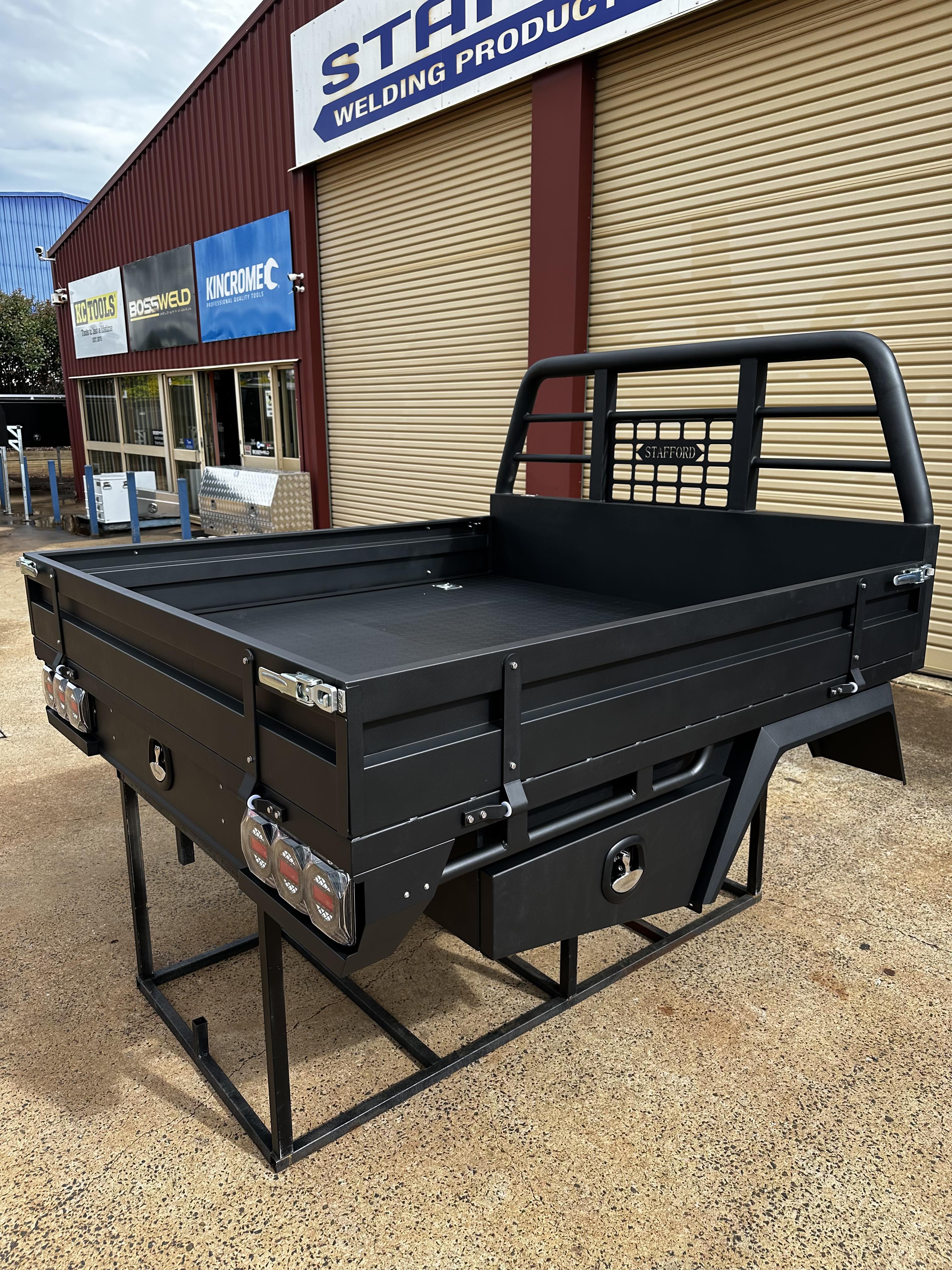 STAFFORD INDUSTRIAL 1800MM STEEL UTE TRAY PACKAGE BLACK