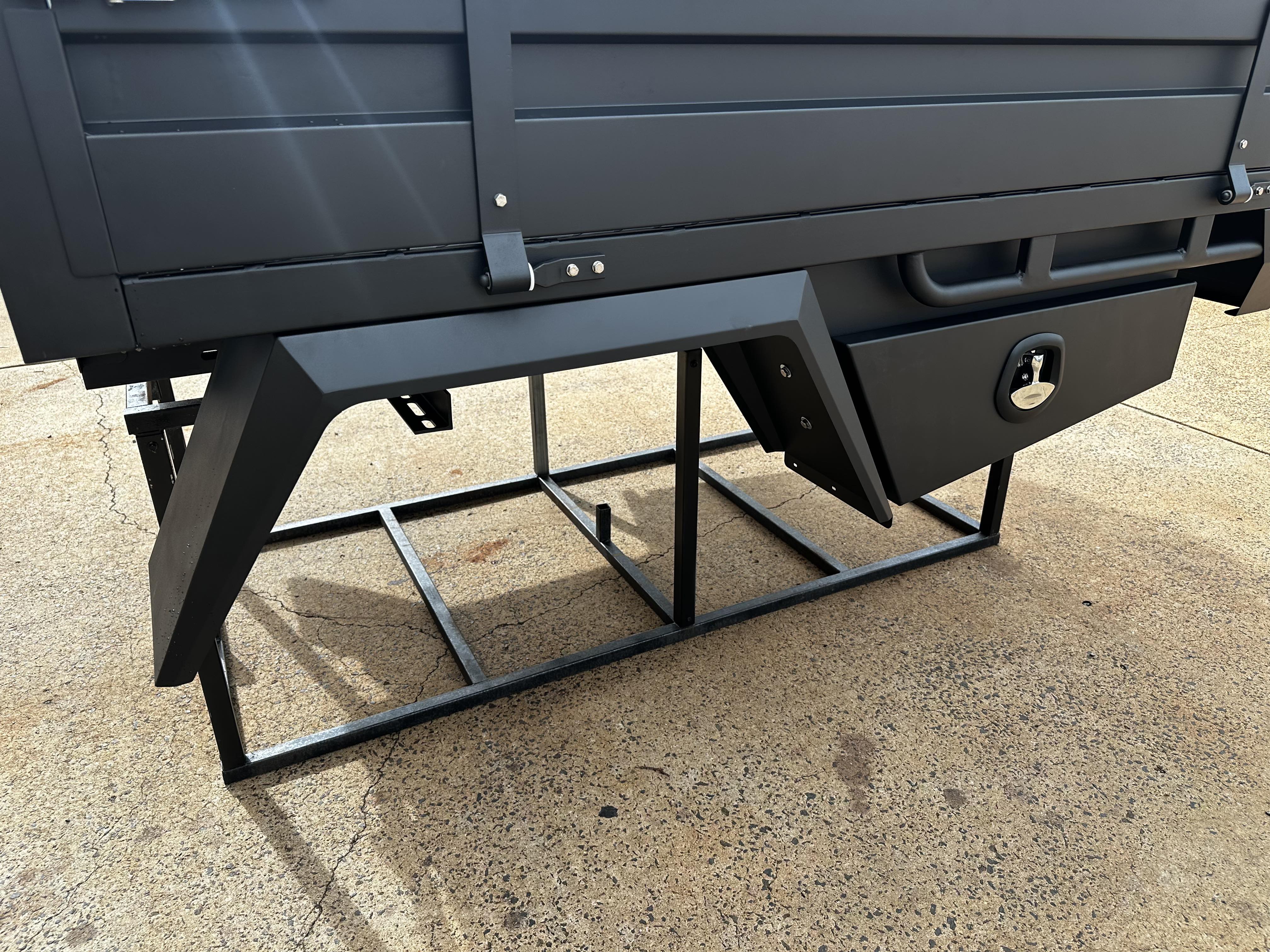STAFFORD INDUSTRIAL 1800MM STEEL UTE TRAY PACKAGE BLACK