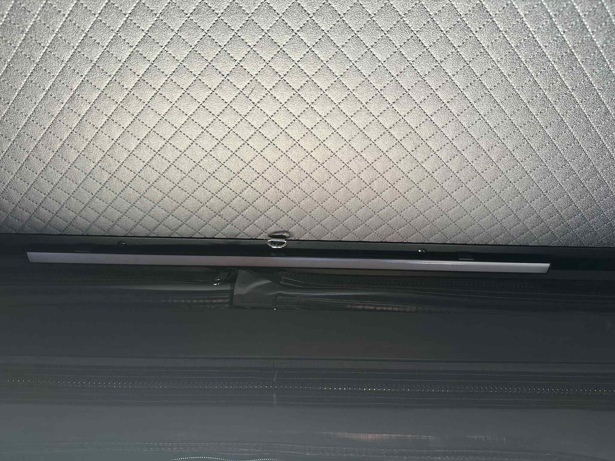 ROOF TOP TENT 5CM MATTRESS 60CM LED LIGHT OPENING 210X142X120CM