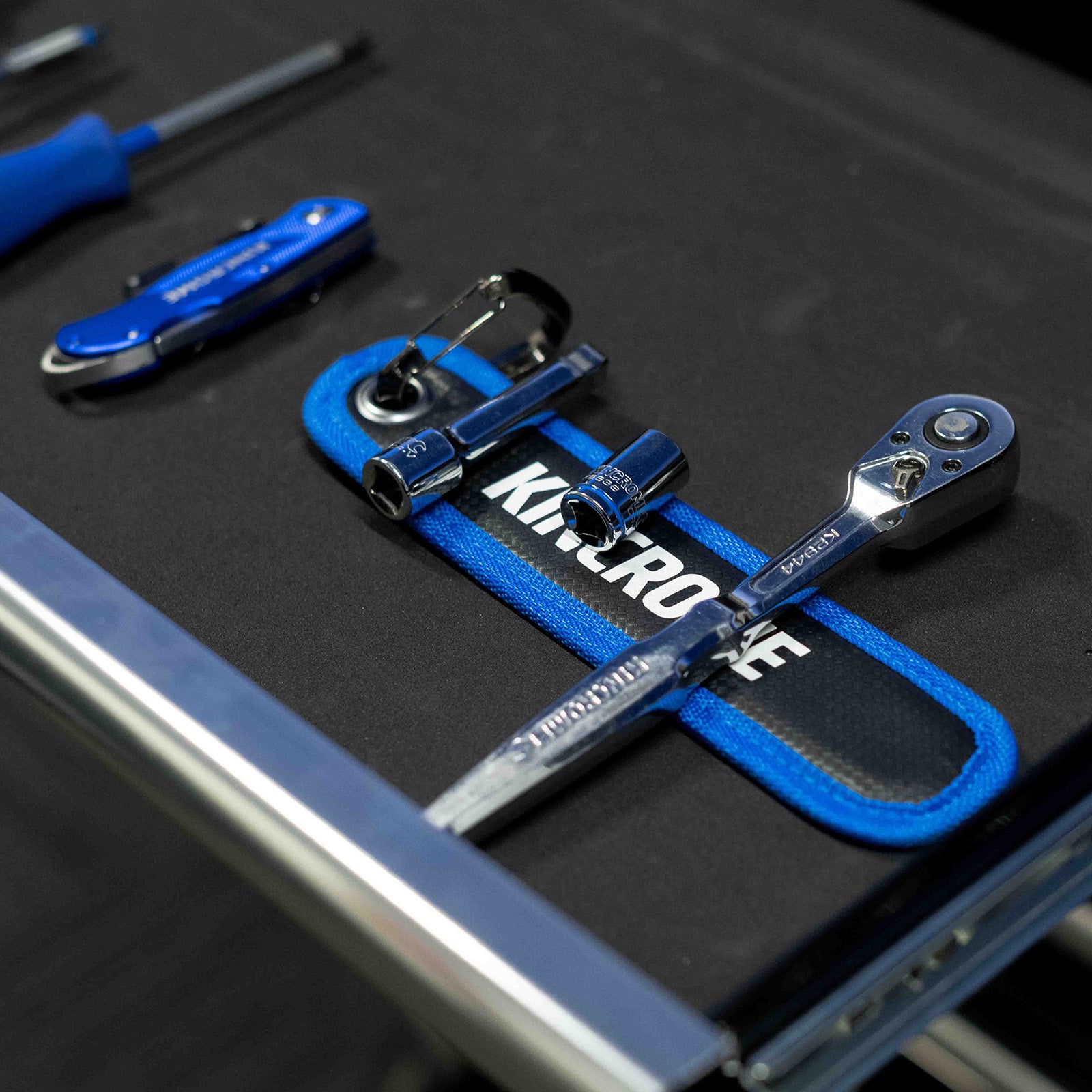 MAGNETIC STRIP MAT
